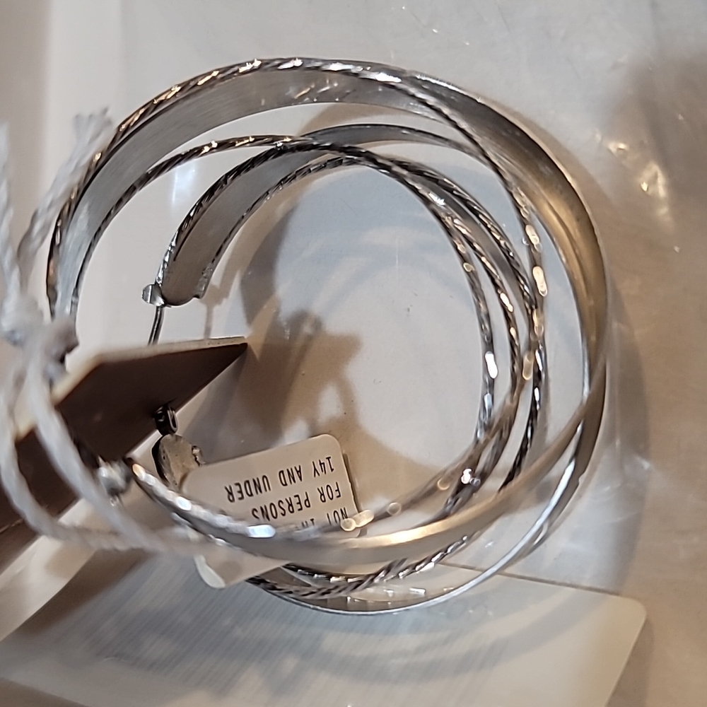 Toscana Italiana Diamond Cut & Setosa Finish Triple Row 1.75" Hoop Earrings - Picture 3 of 4
